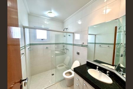 Casa à venda com 427m², 4 quartos e 5 vagas Casa à venda com 427m², 4 quartos e 5 vagasBanheiro 1