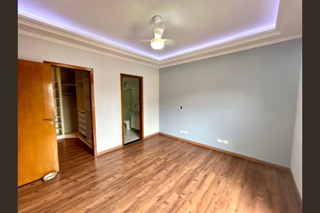 Casa à venda com 427m², 4 quartos e 5 vagas Casa à venda com 427m², 4 quartos e 5 vagasSuíte 1