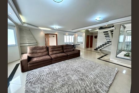 Casa à venda com 427m², 4 quartos e 5 vagas Casa à venda com 427m², 4 quartos e 5 vagasSala