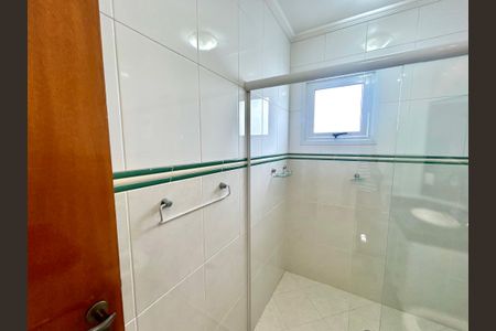 Casa à venda com 427m², 4 quartos e 5 vagas Casa à venda com 427m², 4 quartos e 5 vagasBanheiro 1