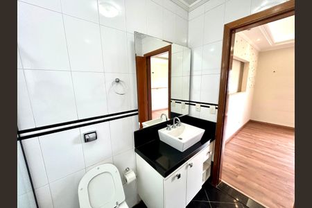 Casa à venda com 427m², 4 quartos e 5 vagas Casa à venda com 427m², 4 quartos e 5 vagasBanheiro da Suíte 3