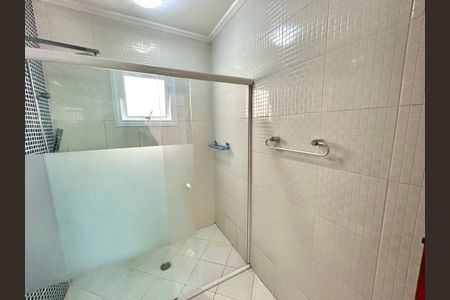 Casa à venda com 427m², 4 quartos e 5 vagas Casa à venda com 427m², 4 quartos e 5 vagasBanheiro da Suíte 2