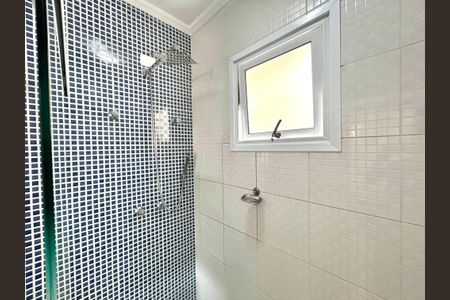 Casa à venda com 427m², 4 quartos e 5 vagas Casa à venda com 427m², 4 quartos e 5 vagasBanheiro da Suíte 2