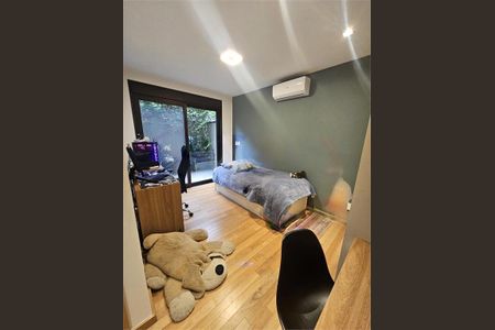 Casa à venda com 4 quartos, 300m² em Vila Inah, São Paulo