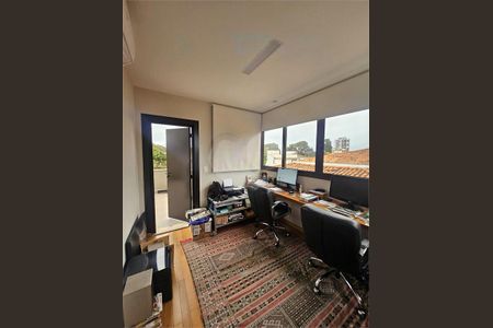 Casa à venda com 4 quartos, 300m² em Vila Inah, São Paulo