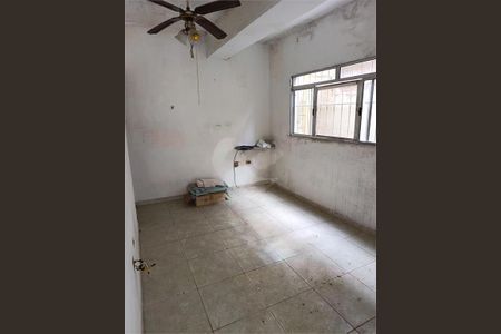 Casa à venda com 1 quarto, 246m² em Vila Carrão, São Paulo