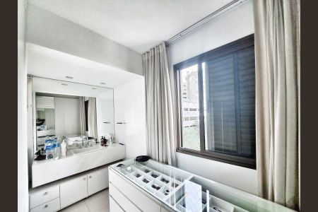 Apartamento à venda com 160m², 3 quartos e 3 vagas Apartamento à venda com 160m², 3 quartos e 3 vagasCloset da suíte