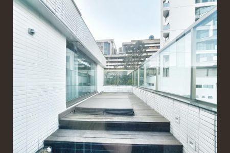 Apartamento à venda com 160m², 3 quartos e 3 vagas Apartamento à venda com 160m², 3 quartos e 3 vagasÁrea comum