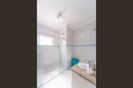 Casa à venda com 322m², 4 quartos e 4 vagasBanheiro do Suíte 2