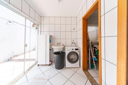 Casa à venda com 322m², 4 quartos e 4 vagasÁrea de Serviço