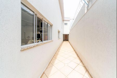 Casa à venda com 322m², 4 quartos e 4 vagasCorredor