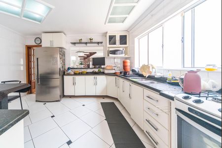 Casa à venda com 322m², 4 quartos e 4 vagasCozinha