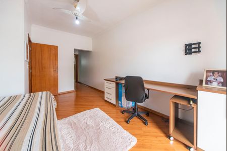 Casa à venda com 322m², 4 quartos e 4 vagasSuíte 1