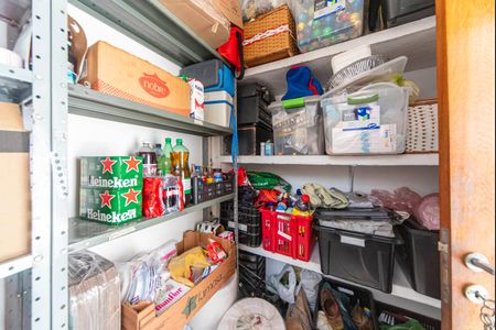 Casa à venda com 322m², 4 quartos e 4 vagasDepósito e Despensa