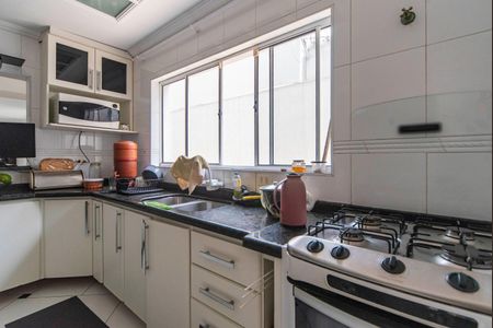 Casa à venda com 322m², 4 quartos e 4 vagasCozinha