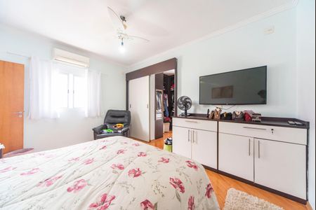 Casa à venda com 322m², 4 quartos e 4 vagasSuíte 3