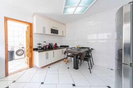 Casa à venda com 322m², 4 quartos e 4 vagasCozinha