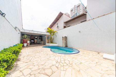 Casa à venda com 322m², 4 quartos e 4 vagasPiscina