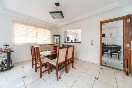 Casa à venda com 322m², 4 quartos e 4 vagasCopa