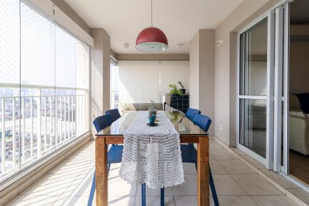 Apartamento à venda com 100m², 3 quartos e 2 vagasVaranda