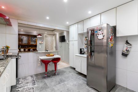 Casa à venda com 98m², 3 quartos e 2 vagas Casa à venda com 98m², 3 quartos e 2 vagasCozinha