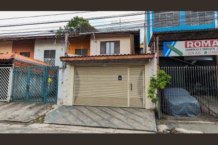 Casa à venda com 98m², 3 quartos e 2 vagas Casa à venda com 98m², 3 quartos e 2 vagasFachada