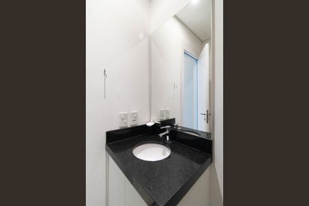 Banheiro de apartamento à venda com 1 quarto, 26m² em Centro Histórico, Porto Alegre