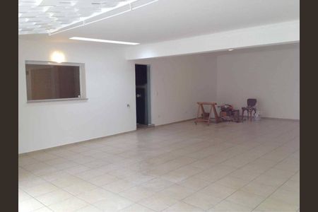 Casa à venda com 4 quartos, 215m² em Jardim Londrina, São Paulo