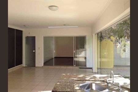 Casa à venda com 4 quartos, 215m² em Jardim Londrina, São Paulo