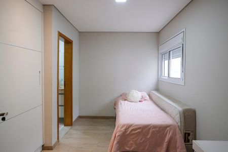 Casa à venda com 220m², 3 quartos e 4 vagasSuíte 2