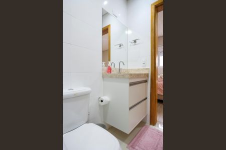 Casa à venda com 220m², 3 quartos e 4 vagasBanheiro da suíte 2