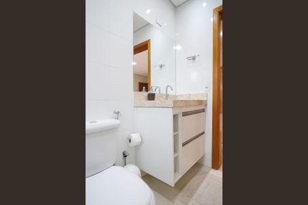 Casa à venda com 220m², 3 quartos e 4 vagasBanheiro da suíte