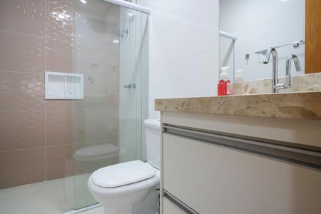 Casa à venda com 220m², 3 quartos e 4 vagasBanheiro da suíte 2