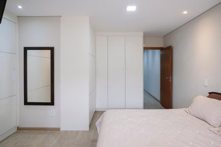 Casa à venda com 220m², 3 quartos e 4 vagasSuíte