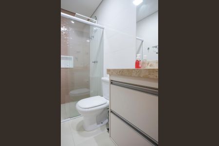 Casa à venda com 220m², 3 quartos e 4 vagasBanheiro da suíte 2