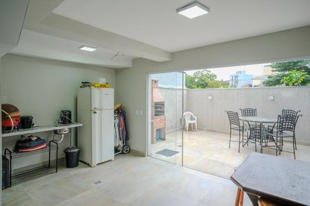 Casa à venda com 220m², 3 quartos e 4 vagasQuintal