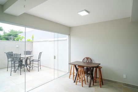 Casa à venda com 220m², 3 quartos e 4 vagasQuintal