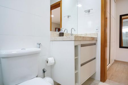 Casa à venda com 220m², 3 quartos e 4 vagasBanheiro da suíte