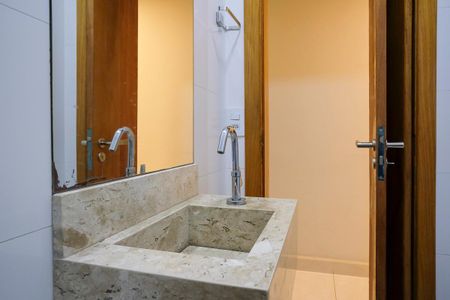 Casa à venda com 220m², 3 quartos e 4 vagasLavabo