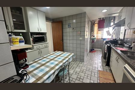 Apartamento à venda com 136m², 4 quartos e 2 vagasCozinha