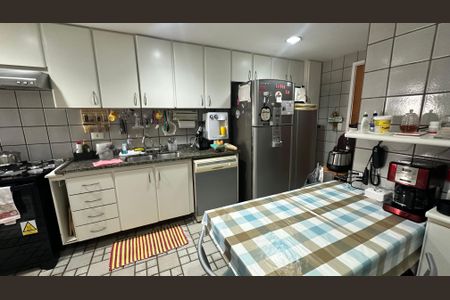 Apartamento à venda com 136m², 4 quartos e 2 vagasCozinha