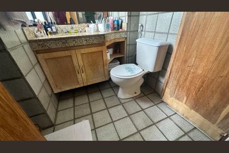 Apartamento à venda com 136m², 4 quartos e 2 vagasBanheiro suíte 1 e 2