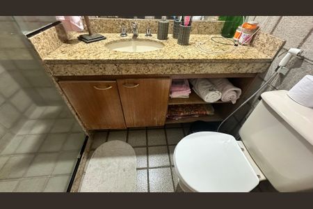 Apartamento à venda com 136m², 4 quartos e 2 vagasBanheiro Social