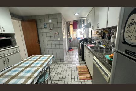 Apartamento à venda com 136m², 4 quartos e 2 vagasCozinha