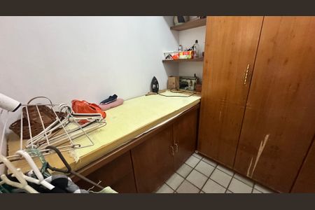 Apartamento à venda com 136m², 4 quartos e 2 vagasQuarto de Serviço