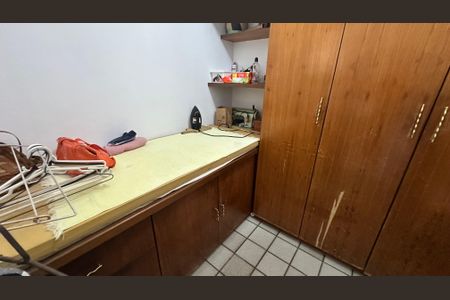 Apartamento à venda com 136m², 4 quartos e 2 vagasQuarto de Serviço