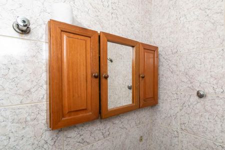 Casa à venda com 70m², 2 quartos e sem vaga Casa à venda com 70m², 2 quartos e sem vagaBanheiro