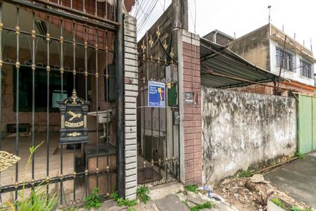 Casa à venda com 70m², 2 quartos e sem vaga Casa à venda com 70m², 2 quartos e sem vagaFachada