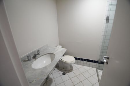 Apartamento à venda com 186m², 3 quartos e 2 vagasBanheiro da Suíte 1