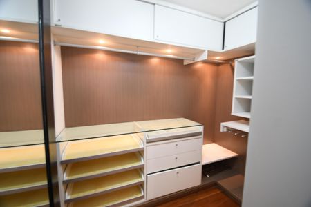 Apartamento à venda com 186m², 3 quartos e 2 vagasSuíte 3